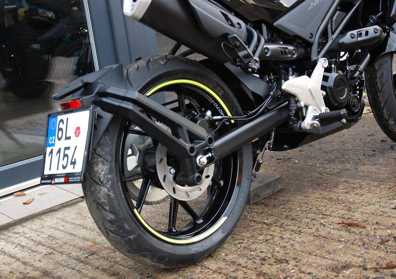 CFMOTO (2025) 125 NK - PŘEDVÁDĚCÍ STROJ, DPH - fotka 9 z 26