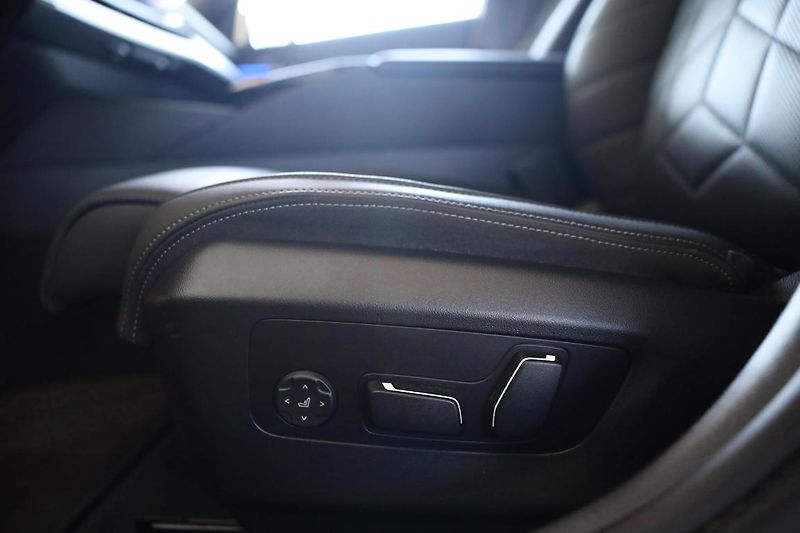 BMW Řada 5 520d xDrive - fotka 26 z 32