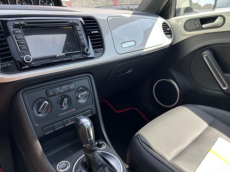 Volkswagen Beetle (2014) 2.0Tdi 103KW DSG 131tis km - fotka 23 z 35