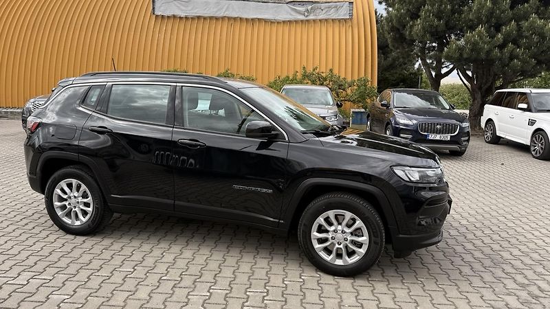 Jeep Compass (2021) 1.3i 4x4,PHEV,50km dojezd - fotka 39 z 51
