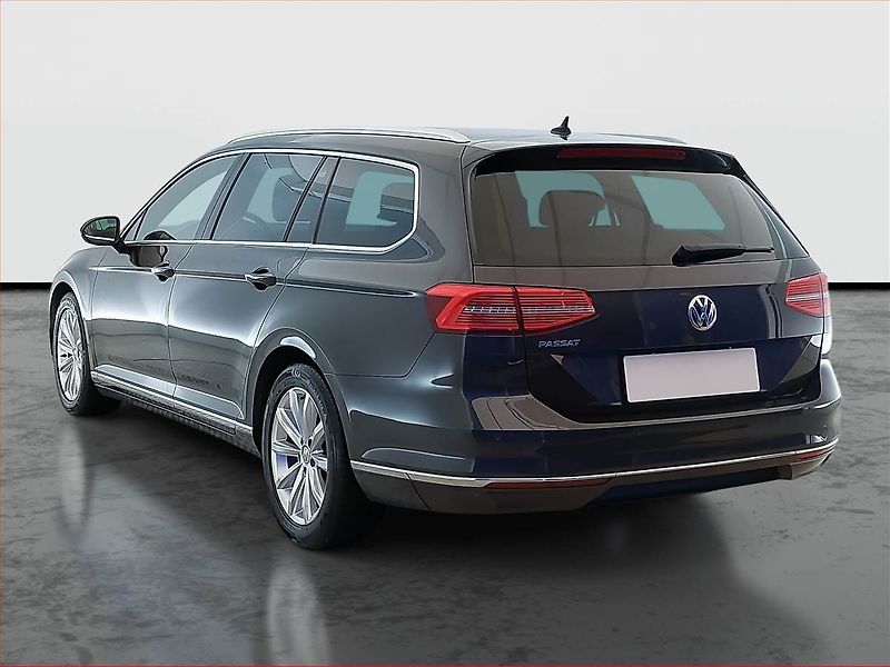 Volkswagen Passat (2018) 2.0 TDI, Automat, Kůže, Navi - fotka 4 z 19