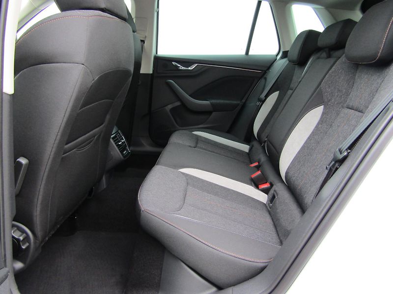 Škoda Kamiq (2026) Top Selection 1.0 TSI 85 kW DS - fotka 24 z 30
