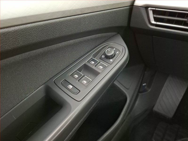 Volkswagen Golf (2021) Life 1.5 TSI, Serv.kniha - fotka 19 z 19