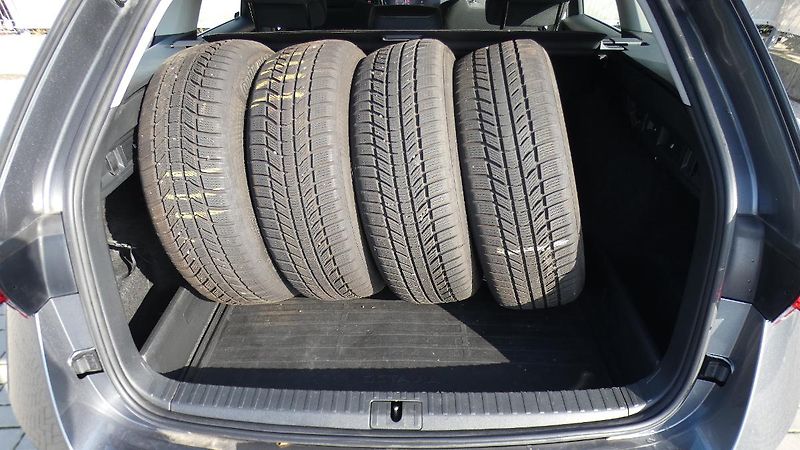 Škoda Octavia Combi 2,0 TDI Style 4x4 DSG 11 - fotka 22 z 26