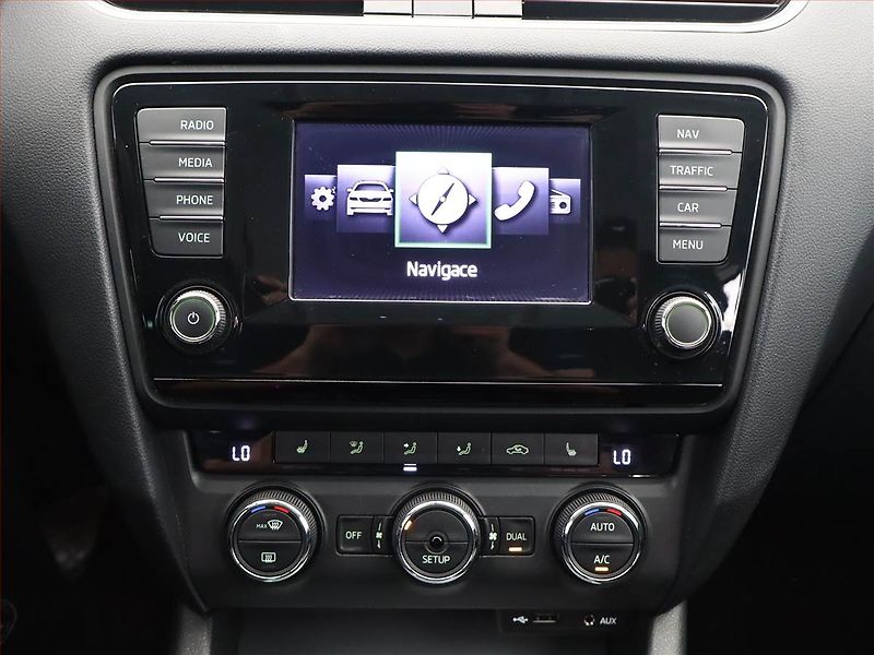 Škoda Octavia (2014) 1.6 TDI, Tempomat - fotka 10 z 13