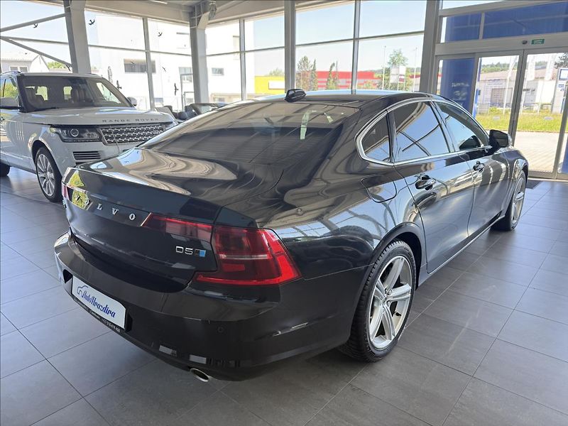 Volvo S90 2,0   173 kW,D5,4x4 - fotka 6 z 33