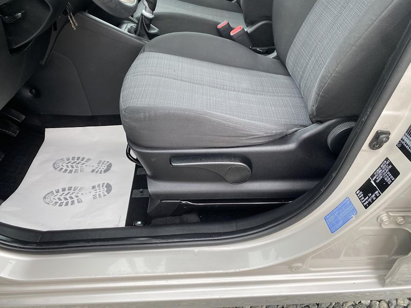 Kia Venga 1.4i 16v 90PS KLIMA SERVIS!!!  - fotka 94 z 144