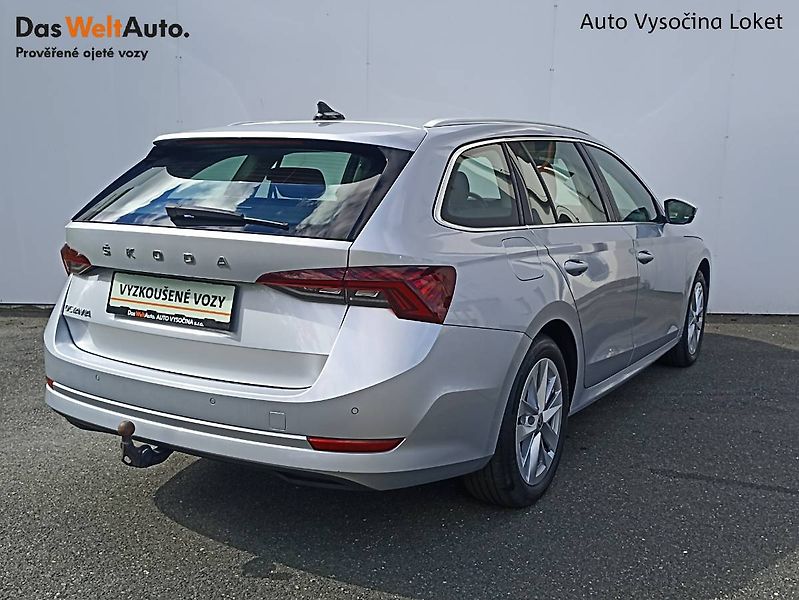Škoda Octavia (2023) 2.0 TDI DSG Head Up. tažné MAT - fotka 2 z 35