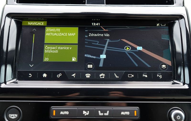 Land Rover Discovery 3.0 TD6/HSE/260PS/ČR - fotka 43 z 54