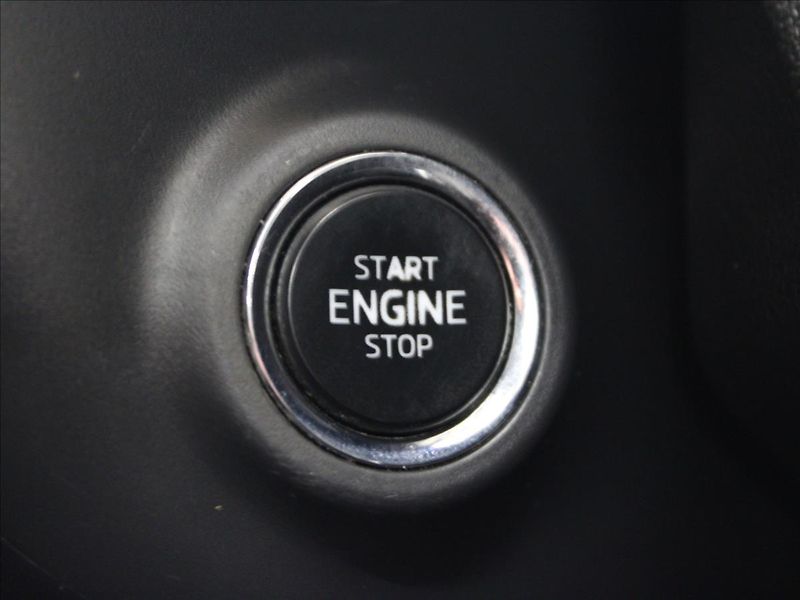 Škoda Octavia 2,0 TDI DSG style 1. maj. CZ - fotka 24 z 33