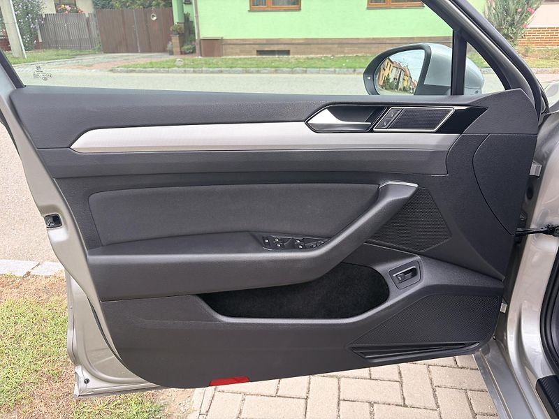 Volkswagen Passat 2.0TDI 110KW MANUAL MATRIX - fotka 8 z 62