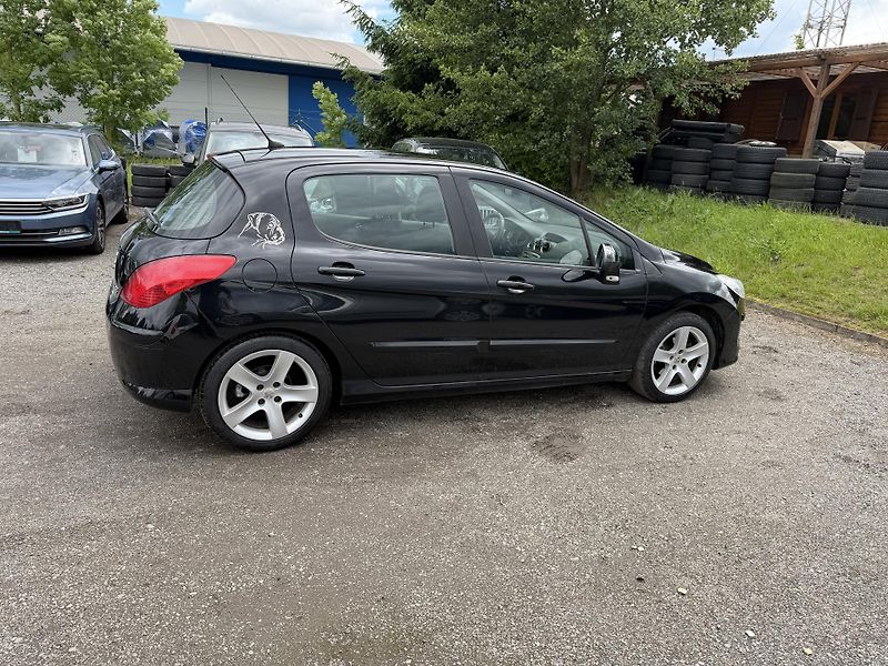 Peugeot 308 1.6 HDI - fotka 7 z 23