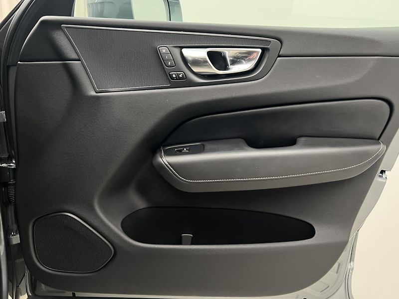 Volvo XC60 D4 INSCRIPTION AUT  - fotka 41 z 41