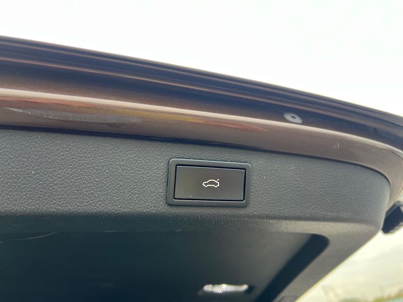 Škoda Superb (2023) L&K 140kW WEBASTO PANO TAŽNÝ - fotka 17 z 38