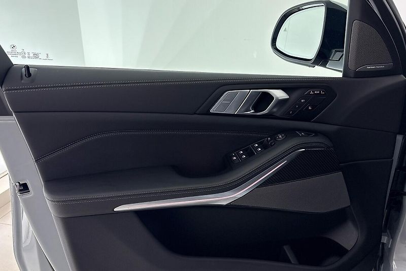 BMW X7 xDrive40d - fotka 20 z 29
