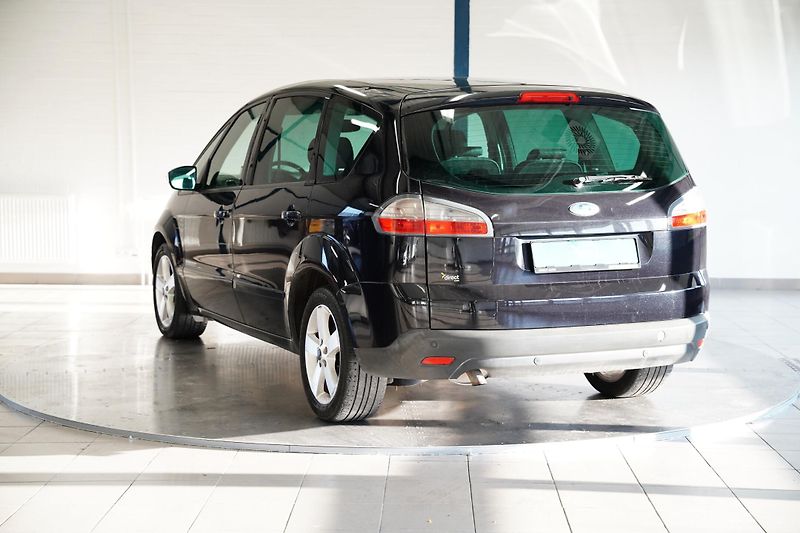 Ford S-MAX - fotka 7 z 21