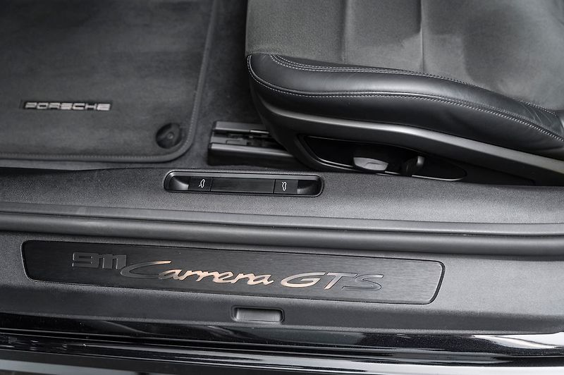 Porsche 911 Carrera GTS Cabriolet/BOSE/PAS - fotka 23 z 23