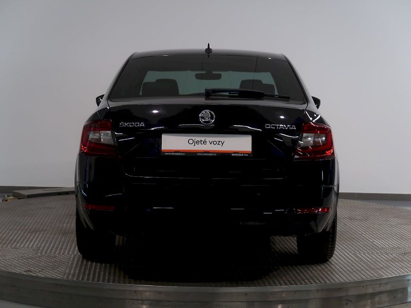 Škoda Octavia (2019) LAURIN&KLEMENT 2.0TDI 110KW DS - fotka 9 z 48