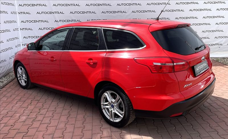 Ford Focus 1,0 i,92kW,ČR,DPH,STK 7/28 - fotka 6 z 22