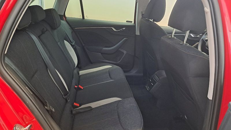 Škoda Scala (2025) Top Selection 1,5 TSI DSG - fotka 17 z 23