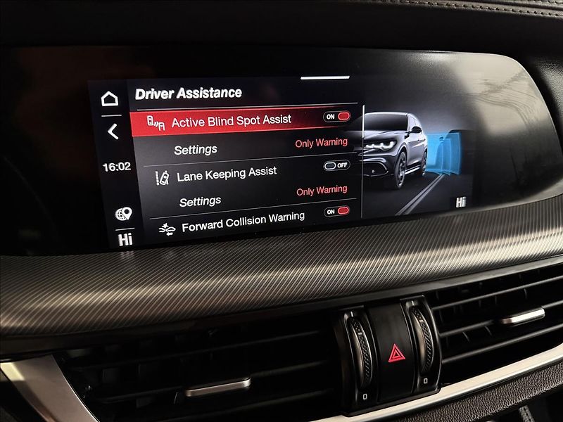 Alfa Romeo Stelvio VELOCE 154kW Q4 PANO H&K R21 - fotka 19 z 42