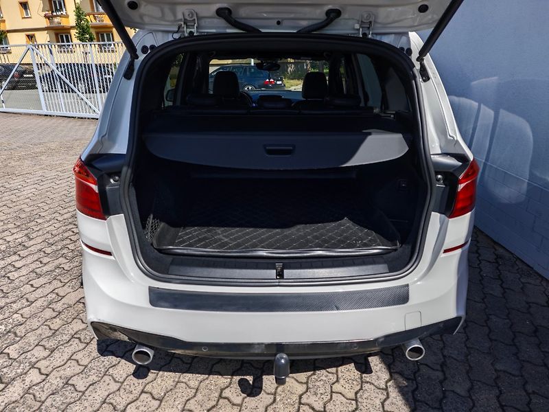 BMW Řada 2 (2016) 220D Grand Tourer M-paket - fotka 6 z 43