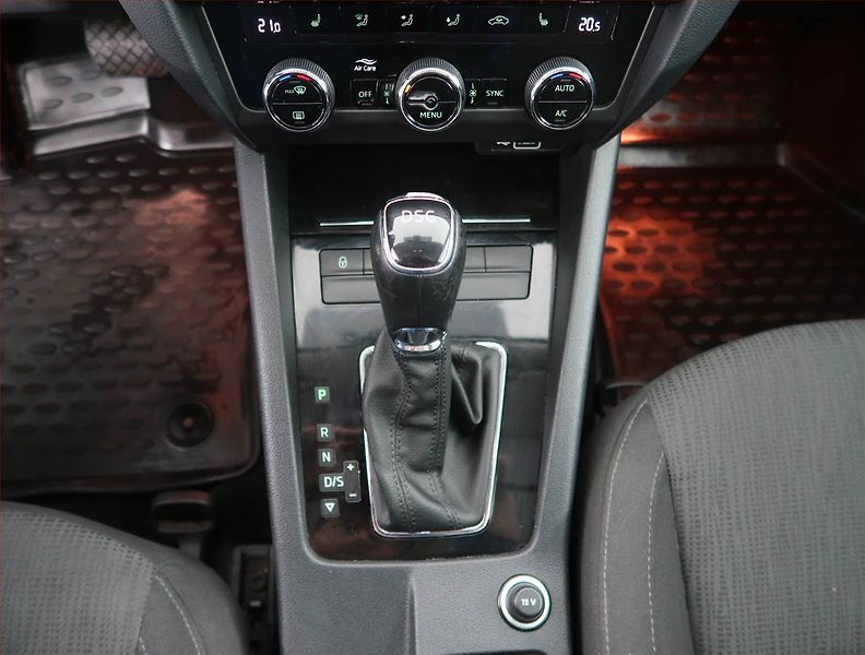 Škoda Octavia (2018) Ambition Plus 1.6 TDI, Automat - fotka 13 z 19