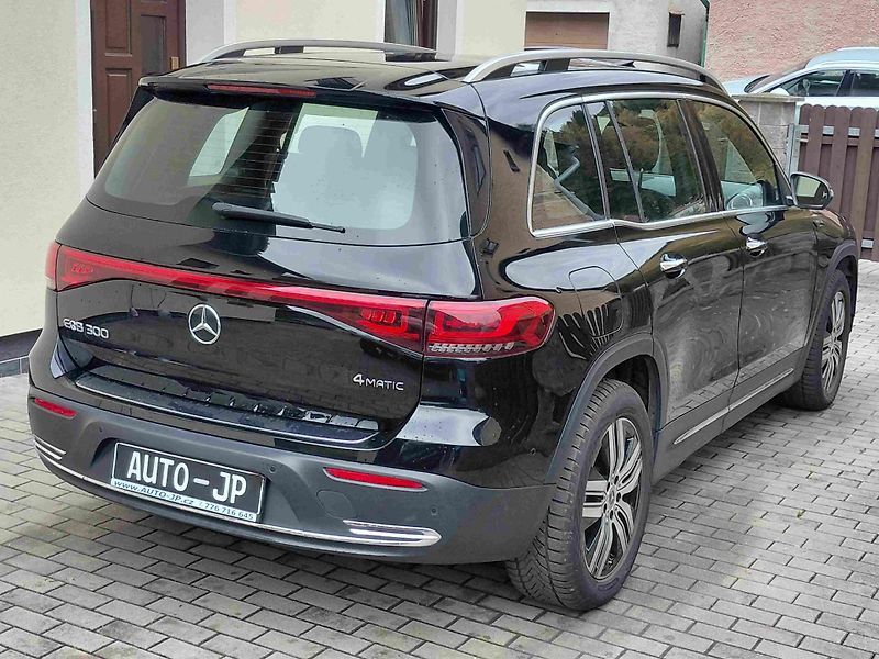 Mercedes-Benz EQB 300 4Motion LUXURY LED SOH-93% - fotka 3 z 8