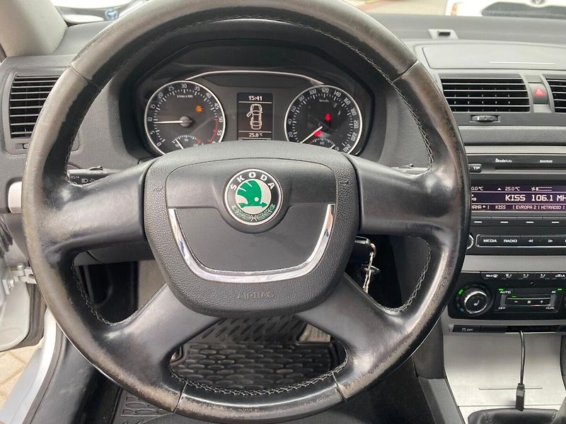 Škoda Octavia 1.9 TDI Combi - fotka 8 z 15