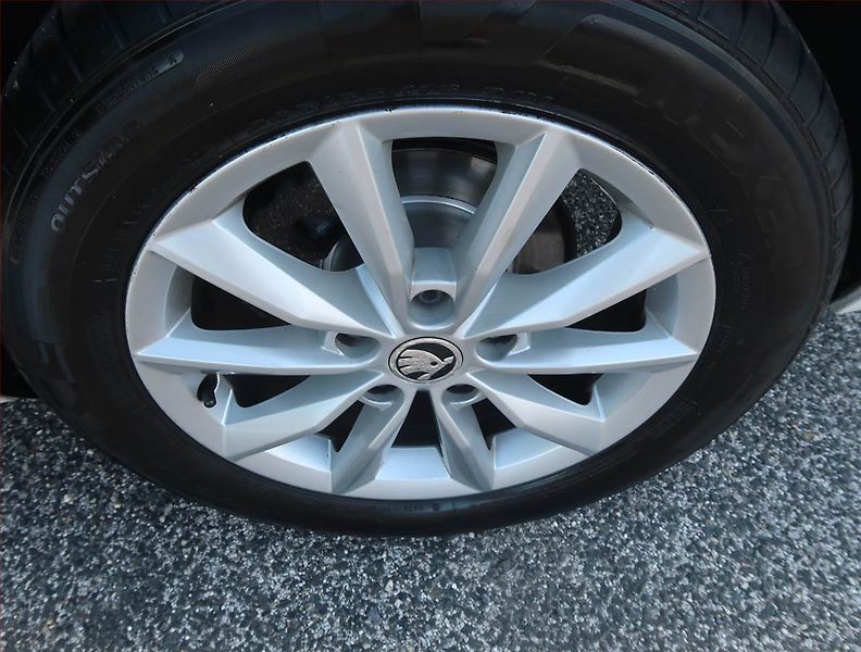 Škoda Octavia (2017) 1.6 TDI, Tempomat - fotka 13 z 16