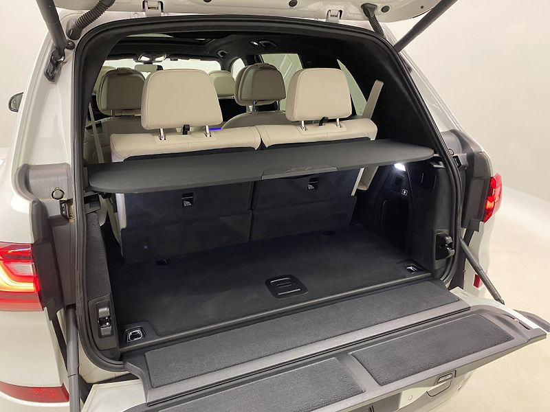 BMW X7 xDRIVE 30d M-PAKET CZ 6míst - fotka 38 z 88