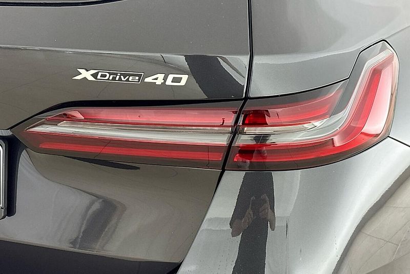 BMW i5 xDrive40 Touring - fotka 5 z 26