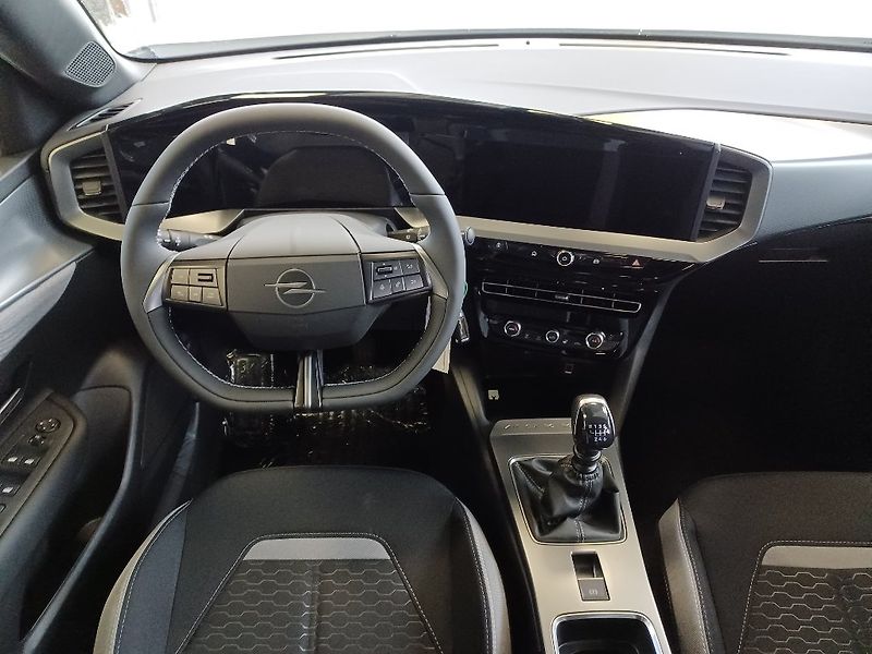 Opel Mokka (2025) HIT 1.2 TURBO (100kW/136k) MT6 - fotka 12 z 19