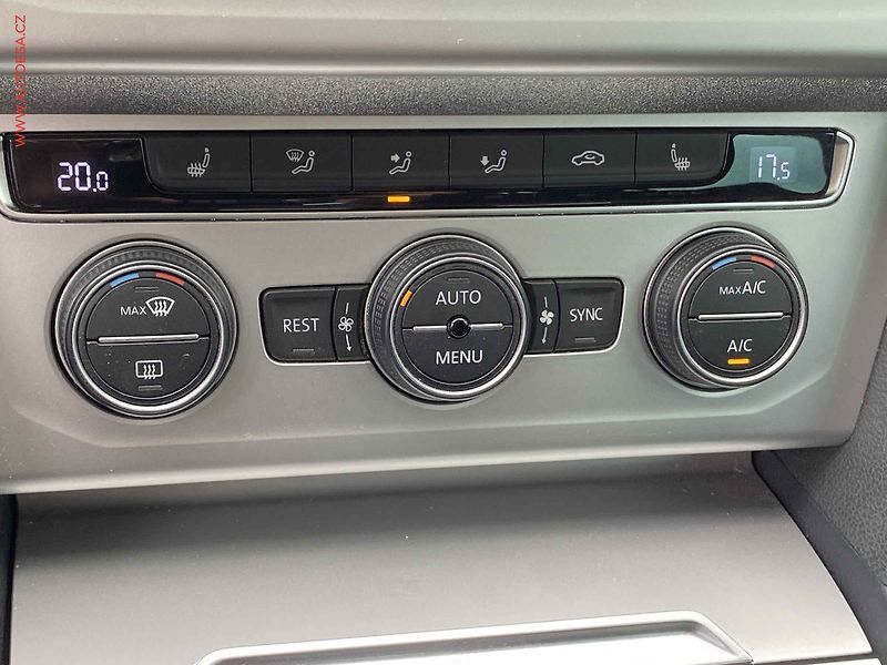 Volkswagen Passat (2014) 1.4 TSi, Comfortline, šíbr - fotka 15 z 19