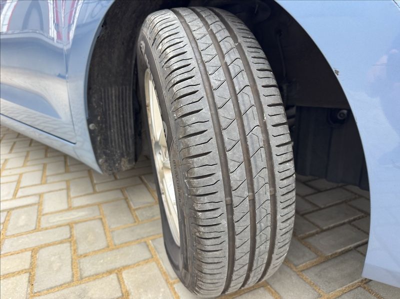 Hyundai i30 1,4 i 73kW ALU klima původ ČR - fotka 41 z 50