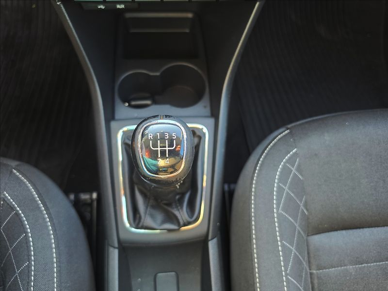 Škoda Rapid 1,0 TSi 70KW Drive NAVI ALU - fotka 23 z 40