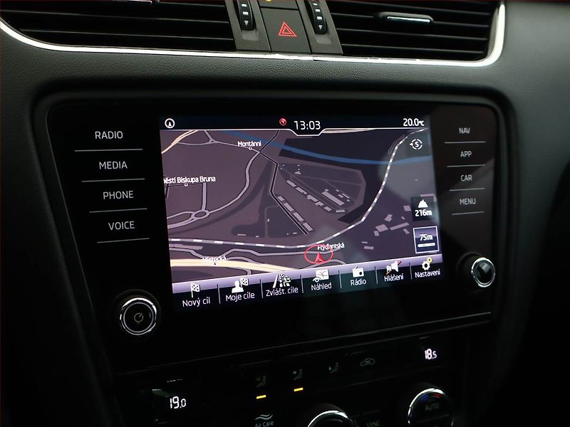 Škoda Octavia (2018) 2.0 TDI, Automat, Navi - fotka 15 z 17