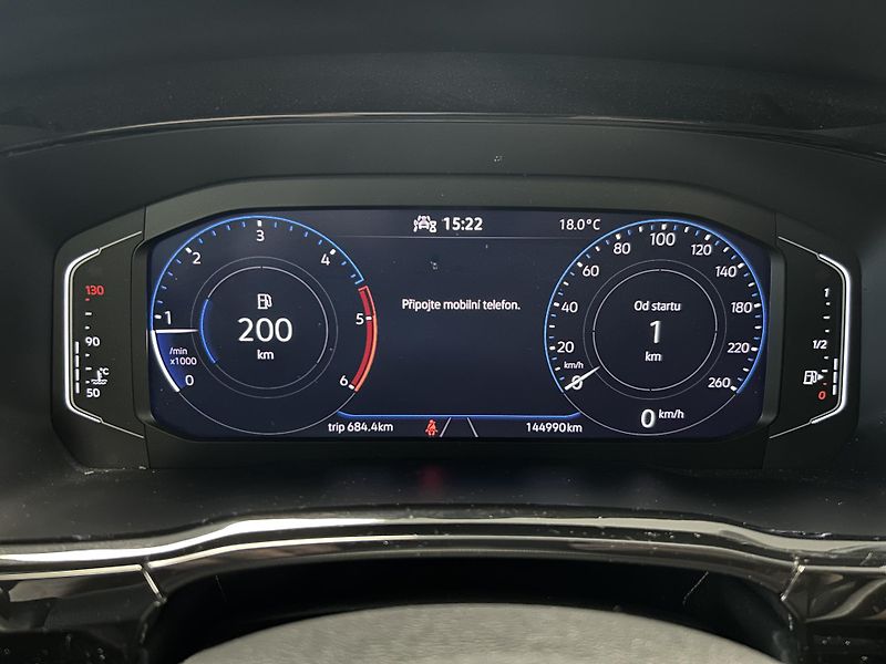 Volkswagen Touran (2023) 2.0TDi Highline LED Kamera TZ - fotka 19 z 35