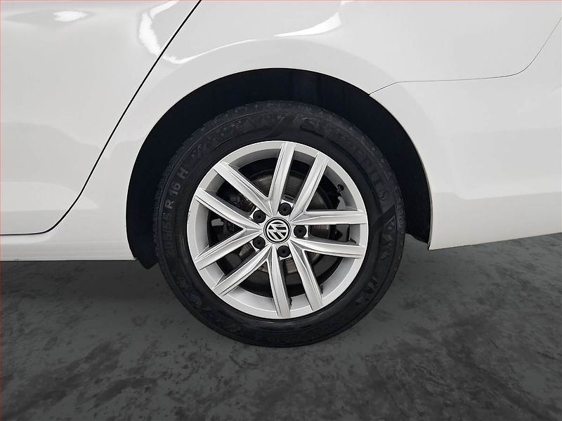 Volkswagen Golf (2020) Highline 1.5 TSI, ČR,1.maj - fotka 14 z 21