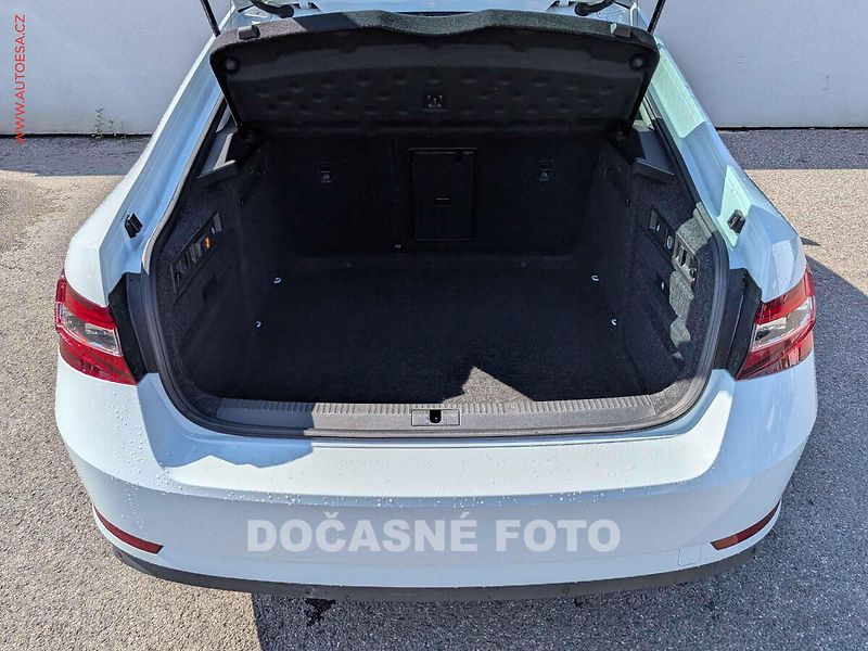 Škoda Superb (2016) 1.4TSi, Navi, bixen - fotka 7 z 16