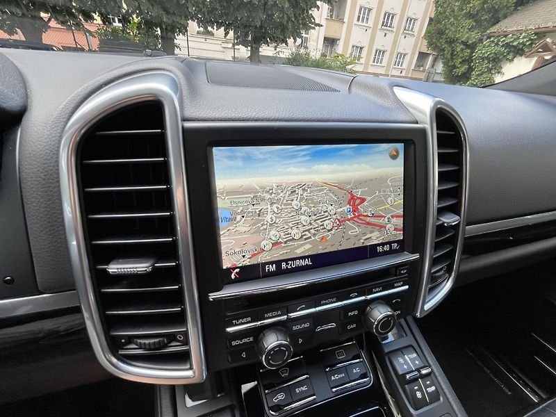 Porsche Cayenne (2016) 3.0 TDI V6 - fotka 29 z 39