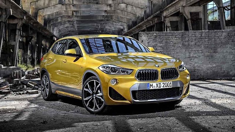 BMW X2.