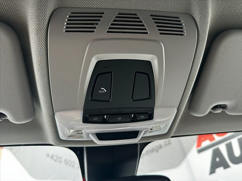 BMW X1 2,0 140kW-xDRIVE-CZ-DPH-VÝBAVA - fotka 35 z 44