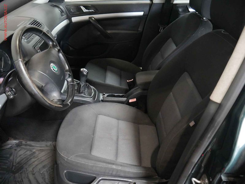 Škoda Octavia (2008) 1.6MPi, 1.maj, Navi, výhř - fotka 9 z 16