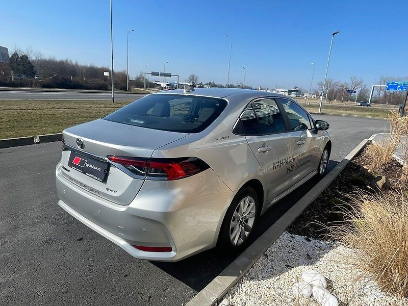 Toyota Corolla 1.8 Hybrid 140k Comfort Tech - fotka 6 z 27