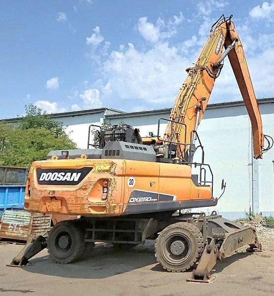 Ostatní (2019) Doosan DX250 překládka 25.5t - fotka 5 z 14