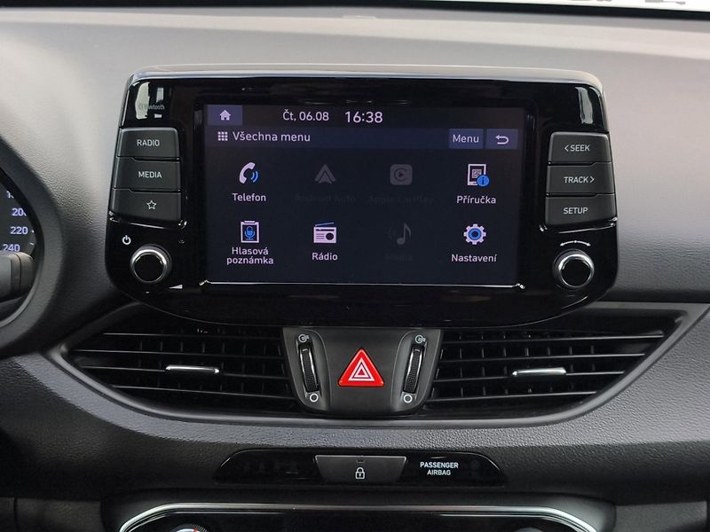 Hyundai i30 (2022) COMFORT 1.5i 81kW, ČR, 1. Maj. - fotka 18 z 24