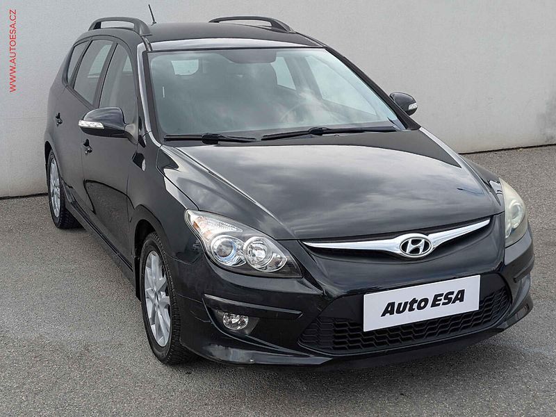 Hyundai i30 (2010) 1.6i, ČR, AC, park.asist - fotografie inzerátu