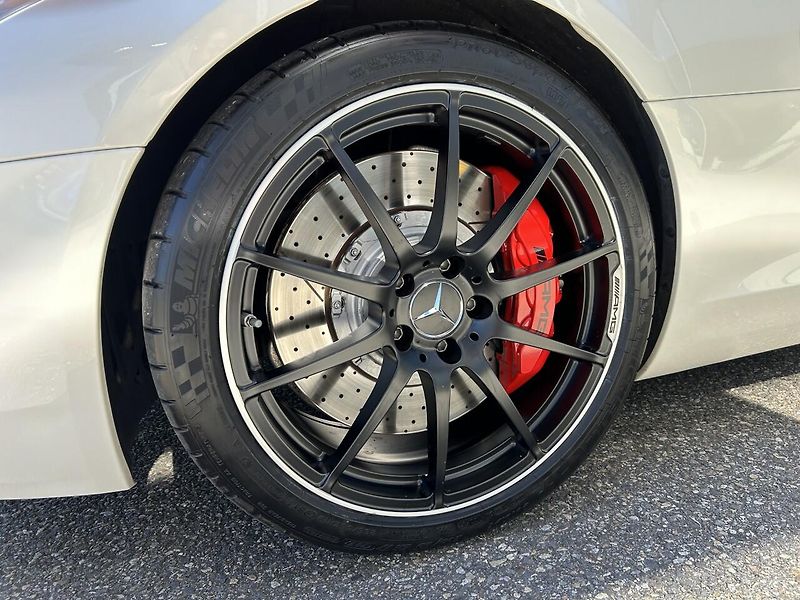 Mercedes-Benz SLS AMG 6.3 V8 Roadster - fotka 12 z 35