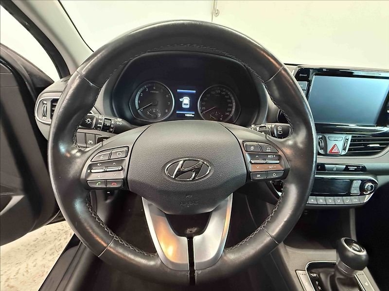 Hyundai i30 1,4 T-GDI AUTOMAT STYLE - fotka 8 z 20